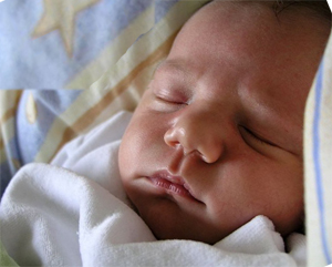 תינוק ישן. מקור: ויקיפדיה ברשיון cc3-by-sa. צילום : Heinz-Albers