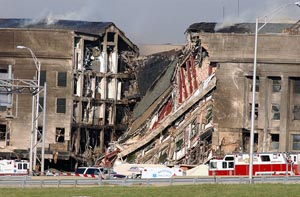 אירוע רב נפגעים-פיגועי 11 בספטמבר. מקור: ויקיפדיה ברשיון שימוש חופשי. באדיבות הצי האמריקאי. צילום: PH2 BOB HOULIHAN, USN