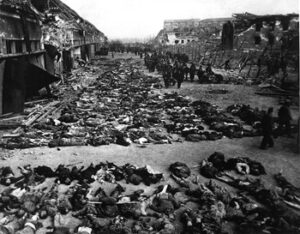 שואה: חלק מגופות אסירים ממחנה הריכוז נורדהאוזן שהומתו ע