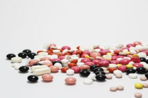 זיהוי מולקולות שעשויות לסייע לפיתוח תרופה לנגיף. אילוסטרציה: Pixabay Ewa Urban