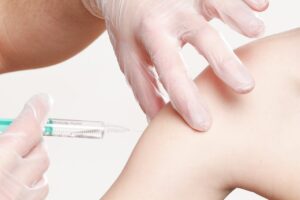 חיסונים כנגד נגיף קורונה. מה יהיה שיעור המתחסנים ? צילום: Pixabay Angelo Esslinger