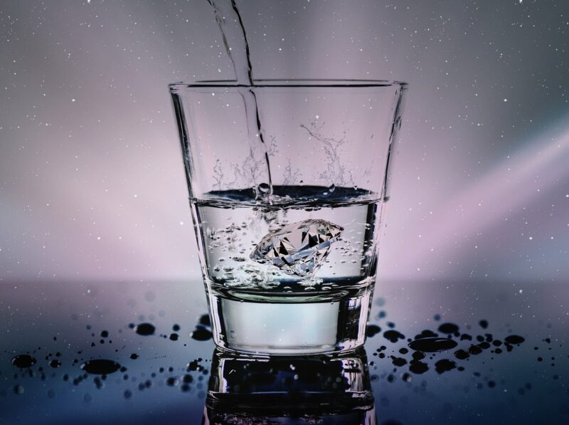 הקשר בין שתייה מרובה של מים ובין הפחתה של סיכון לאי ספיקת לב. צילום: Pixabay Cocoparisienne